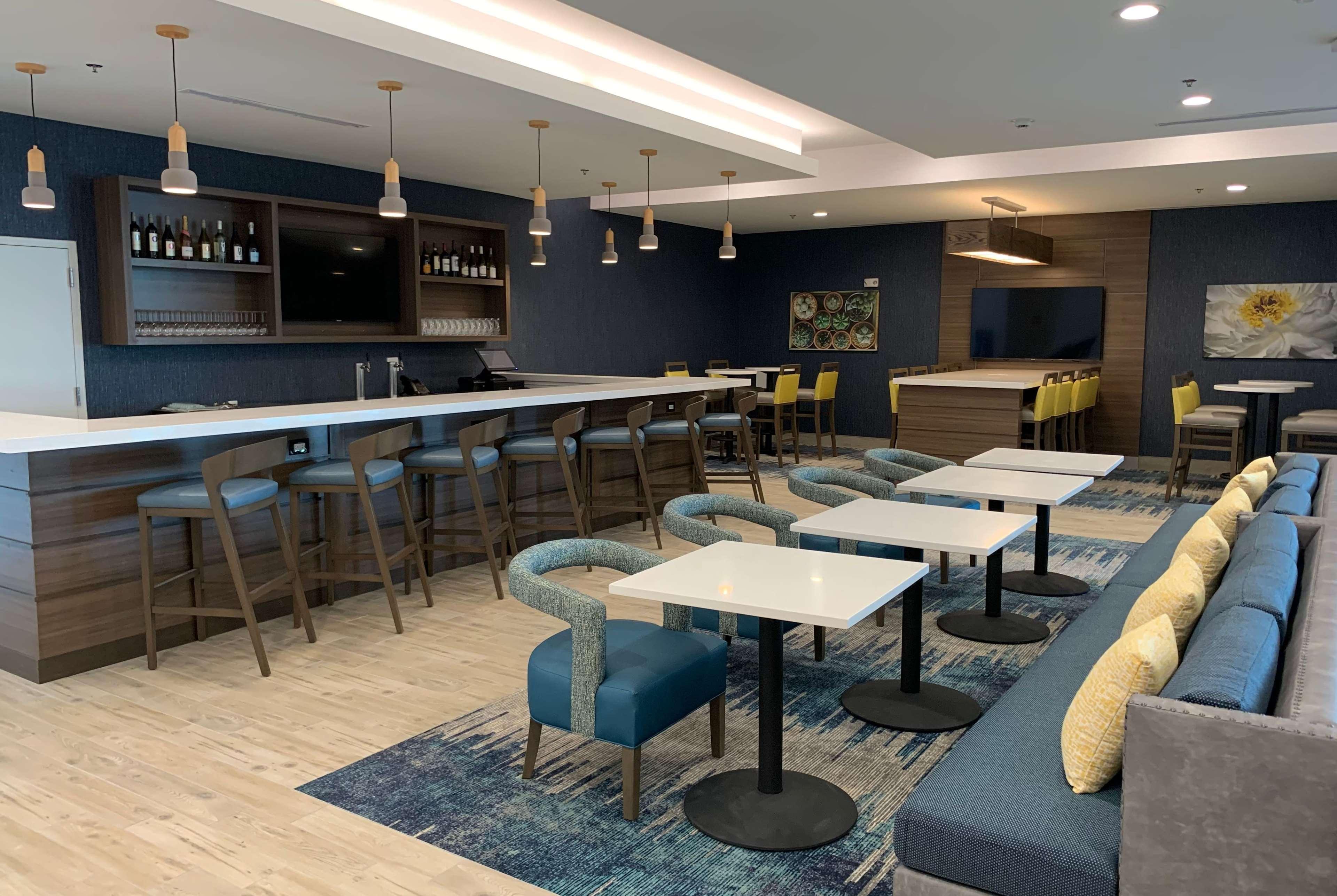 La Quinta Inn & Suites By Wyndham Round Rock Near Kalahari Exteriör bild