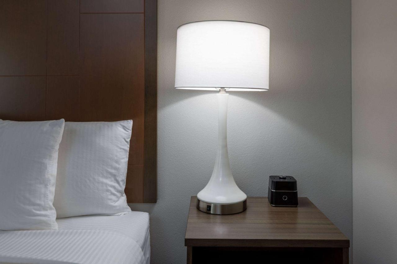 La Quinta Inn & Suites By Wyndham Round Rock Near Kalahari Exteriör bild