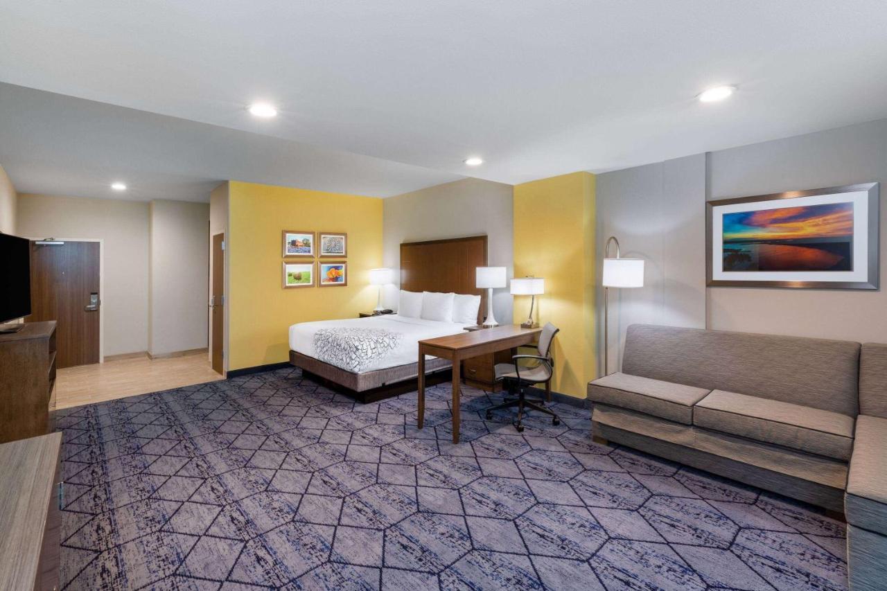 La Quinta Inn & Suites By Wyndham Round Rock Near Kalahari Exteriör bild