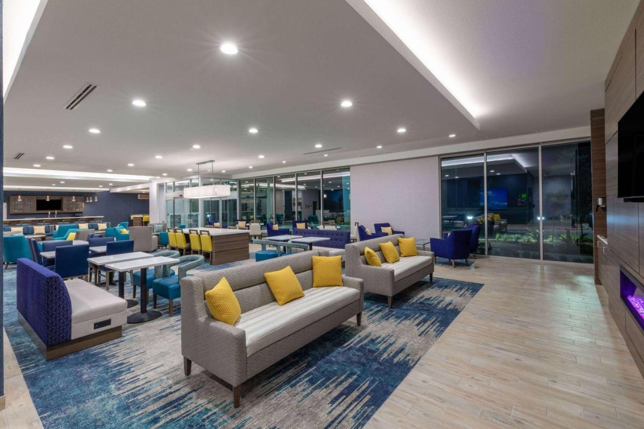 La Quinta Inn & Suites By Wyndham Round Rock Near Kalahari Exteriör bild